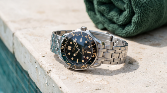 DIFFRNT N948 automatic dive watch by a swimming pool